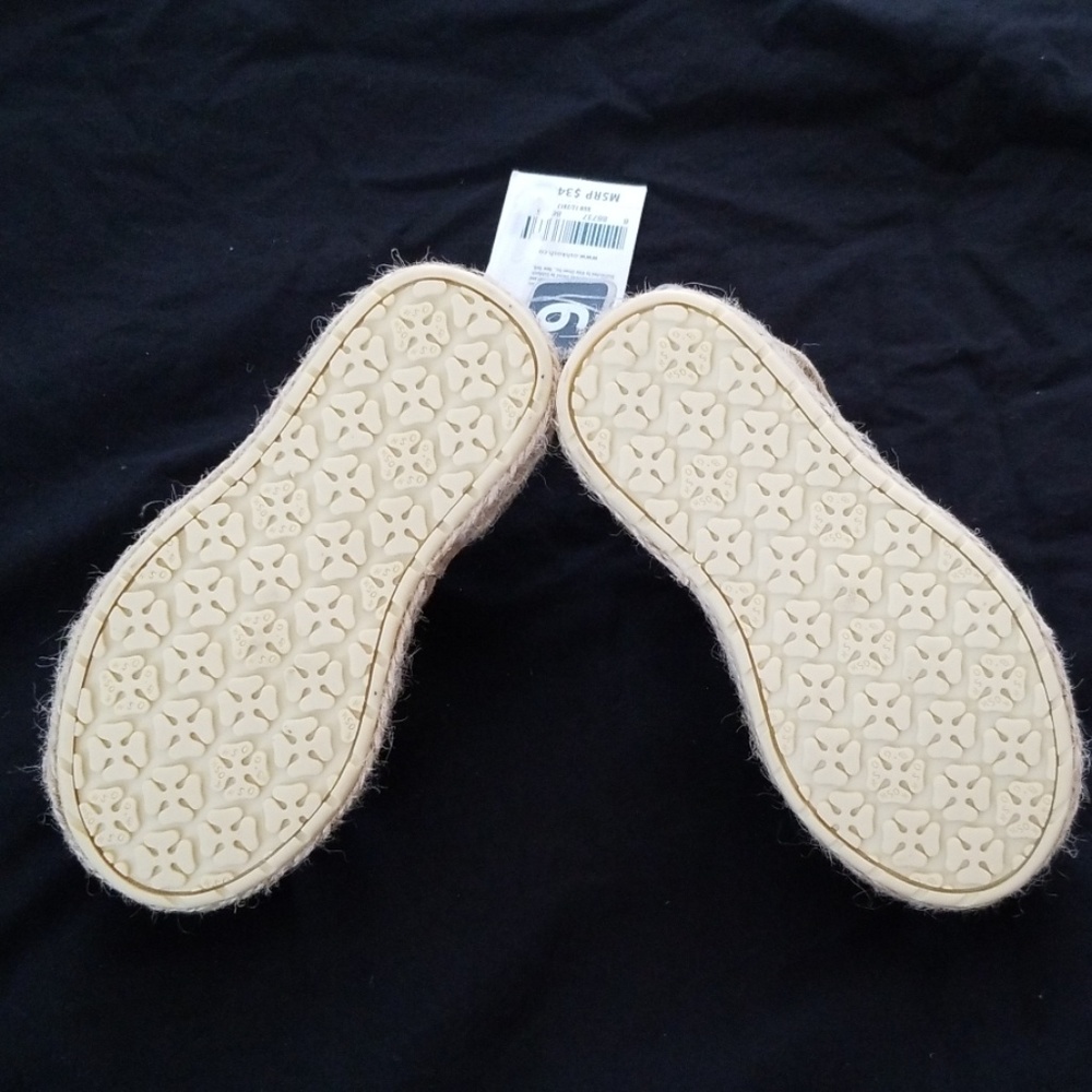 OshKosh B'gosh Toddler Sandals NWT - Picture 2 of 5